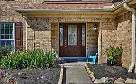 Houston Home With Private Outdoor Pool!