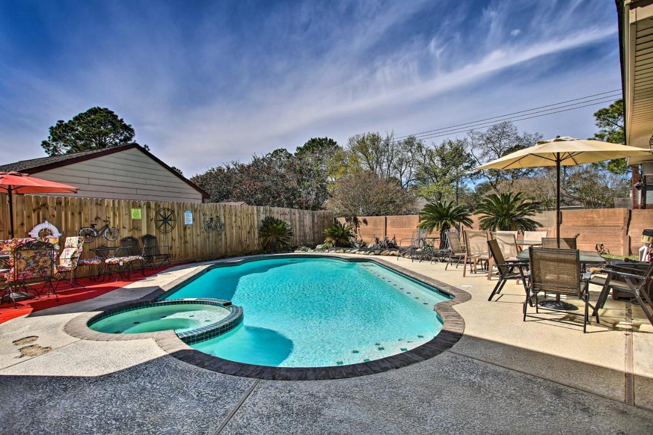 Houston Home With Private Outdoor Pool! Exterior photo