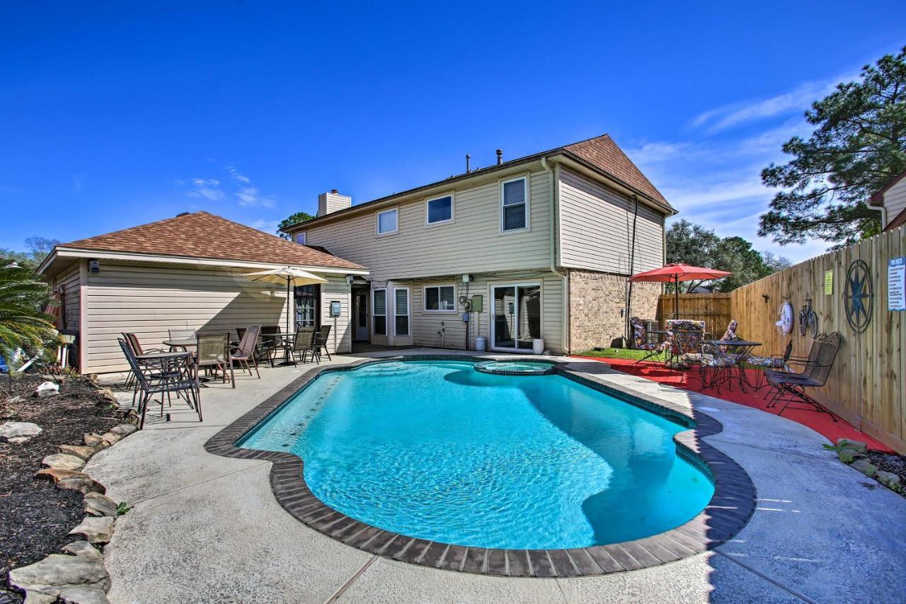 Houston Home With Private Outdoor Pool! Exterior photo